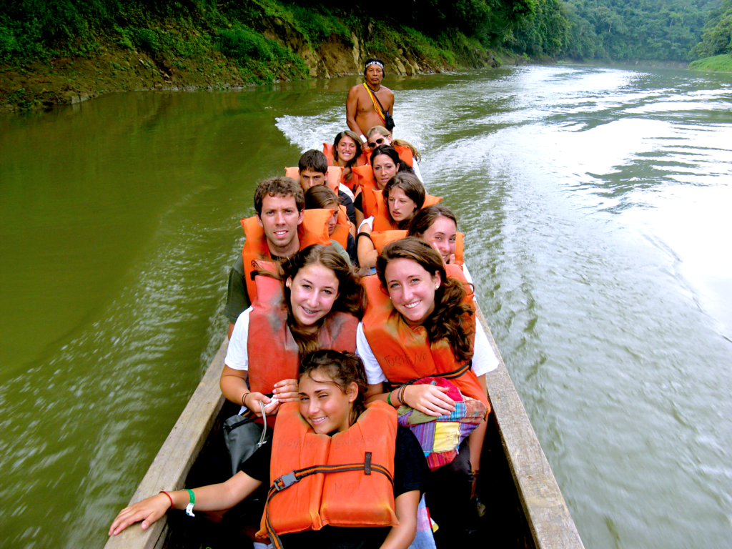 students kayaking in costa rica