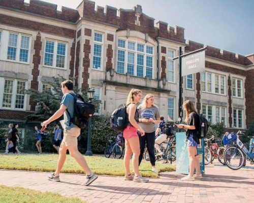 UNC Students on campus 2