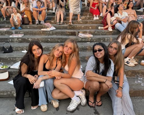 girls florence piazza michaelangelo