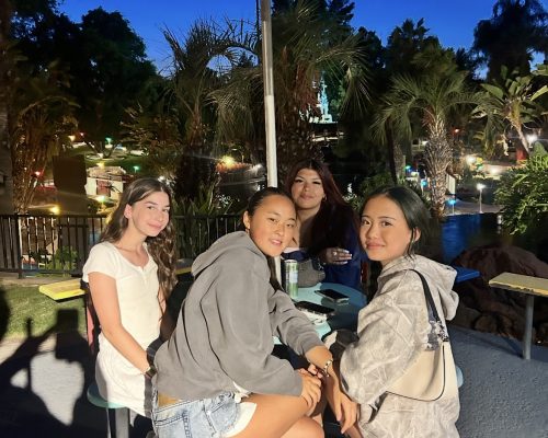 malibu pepperdine mini golf girls